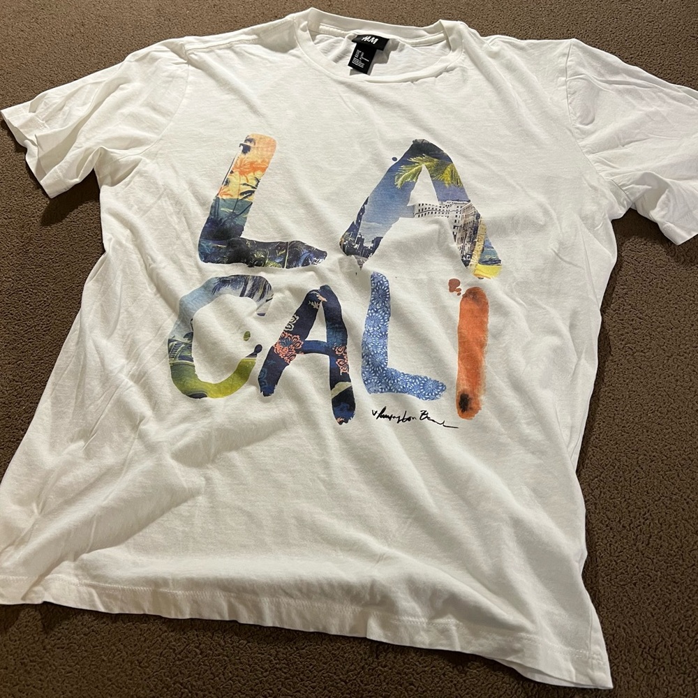 H&M LA CALI LOS ANGELES CALIFORNIA HAMPTON BEACH PRINTED GRAPHIC MEDIUM T-SHIRT